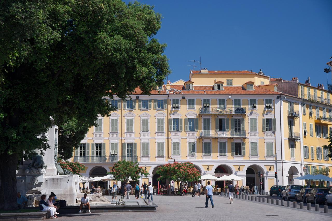 - Proche Garibaldi-port Et Vieux *
